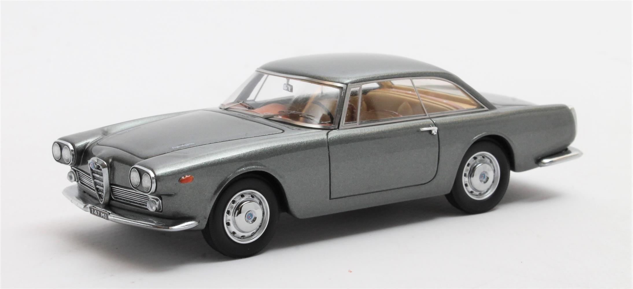 Alfa Romeo 2000 Praho Touring 1960 Grijs - 1:43